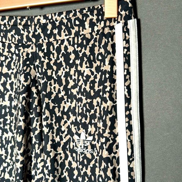Adidas women’s tights. Black/tan camo. Size XXS. - Picture 4 of 8